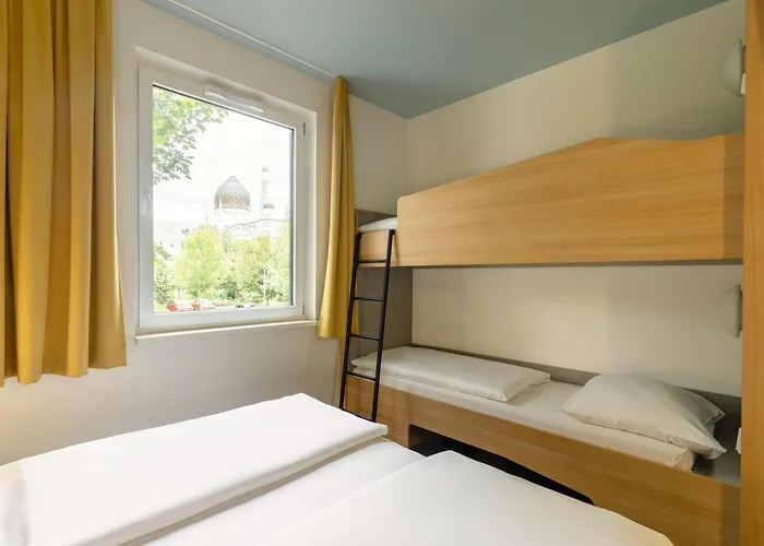 Hotel Dresden-messe 3*