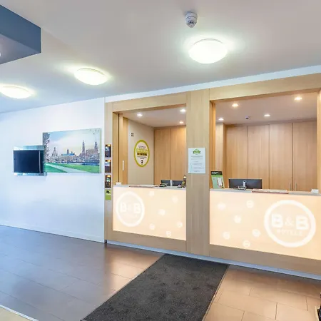 Hotel Dresden-messe 3*