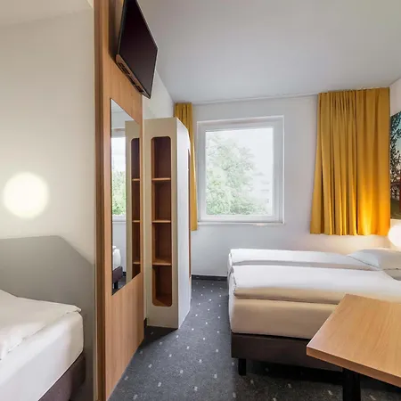 Hotel Dresden-messe 3*