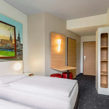 Hotel Dresden-messe 3*
